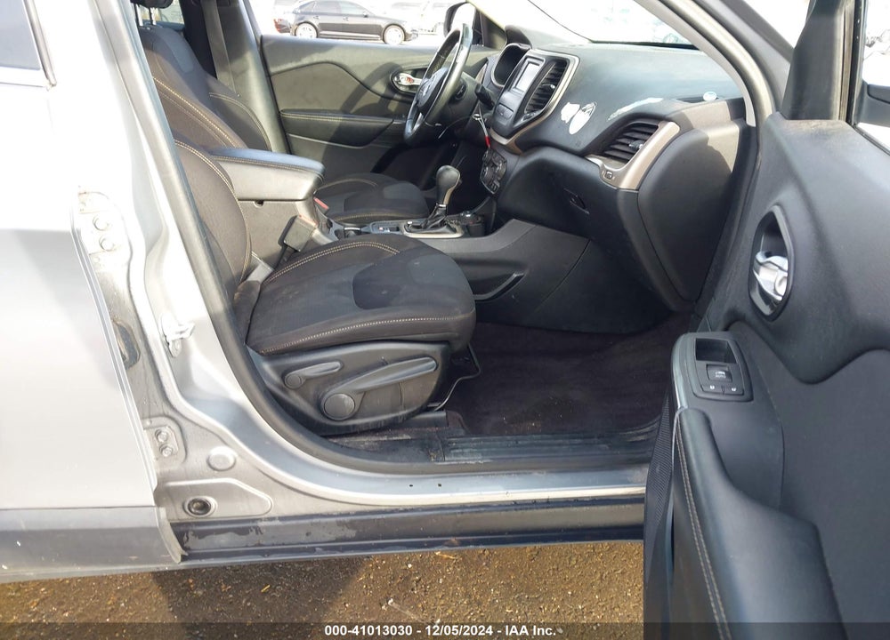 2016 CHEROKEE JEEP  LATITUDE VIN: 1C4PJMCB3GW304818