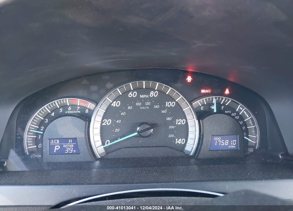 2013 TOYOTA CAMRY SE VIN: 4T1BF1FK2DU664252