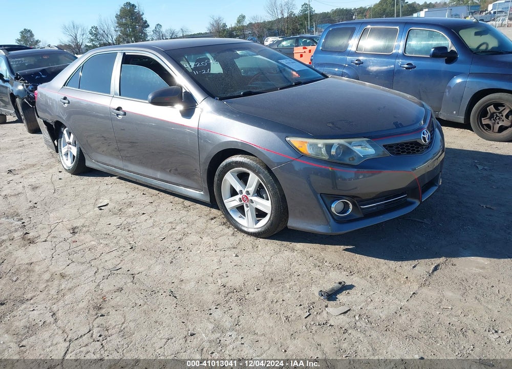 2013 TOYOTA CAMRY SE VIN: 4T1BF1FK2DU664252