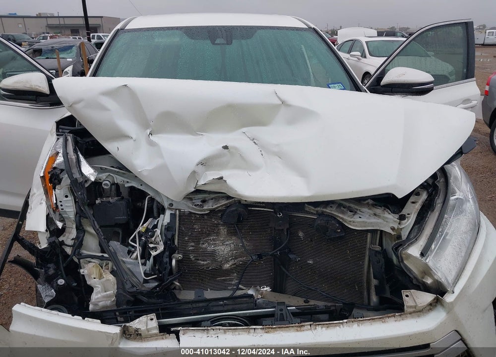 2019 TOYOTA HIGHLANDER LE VIN: 5TDZARFH8KS042289