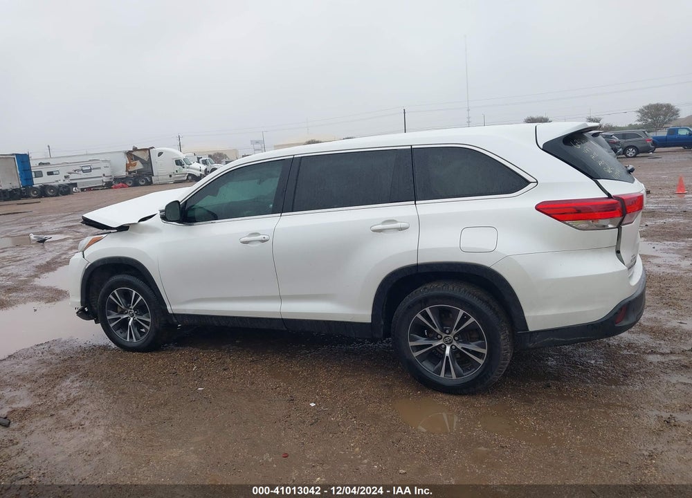 2019 TOYOTA HIGHLANDER LE VIN: 5TDZARFH8KS042289