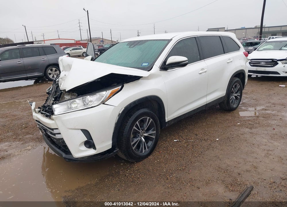 2019 TOYOTA HIGHLANDER LE VIN: 5TDZARFH8KS042289