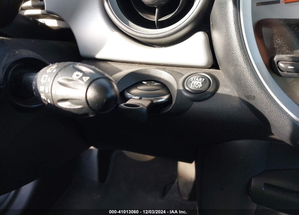 2013 MINI HARDTOP COOPER VIN: WMWSU3C55DT690657