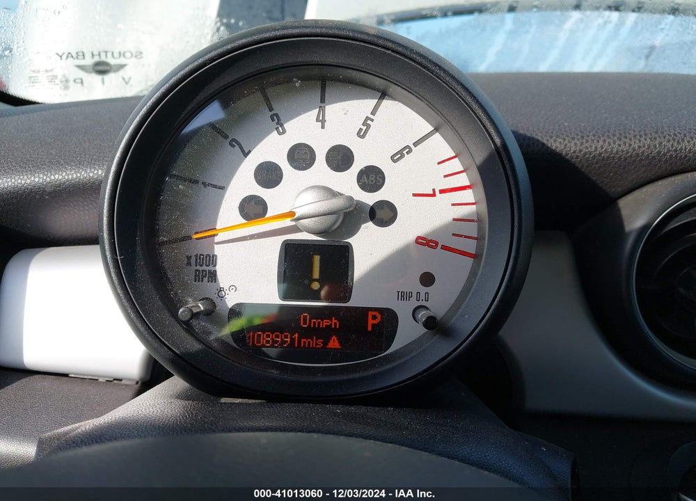 2013 MINI HARDTOP COOPER VIN: WMWSU3C55DT690657
