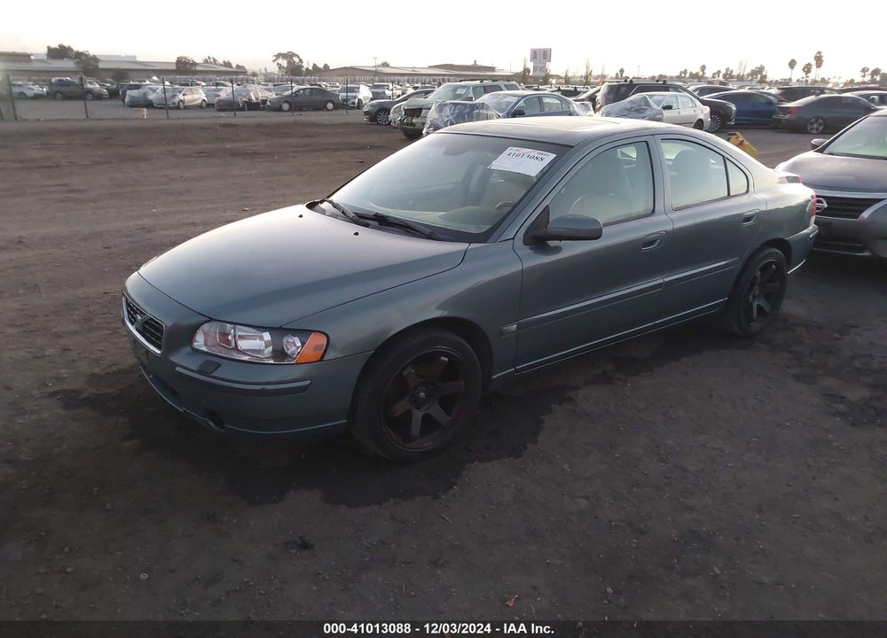 2005 VOLVO S60 2.5T VIN: YV1RS592152480168