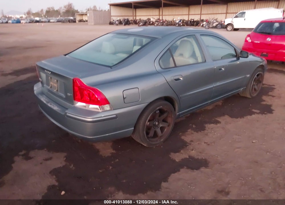 2005 VOLVO S60 2.5T VIN: YV1RS592152480168