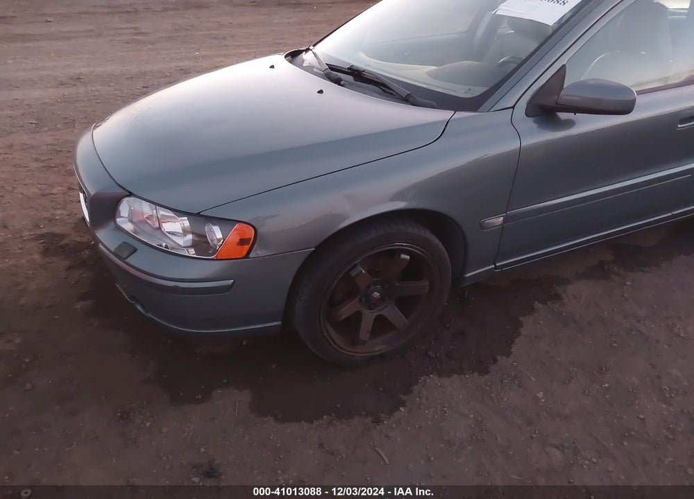 2005 VOLVO S60 2.5T VIN: YV1RS592152480168