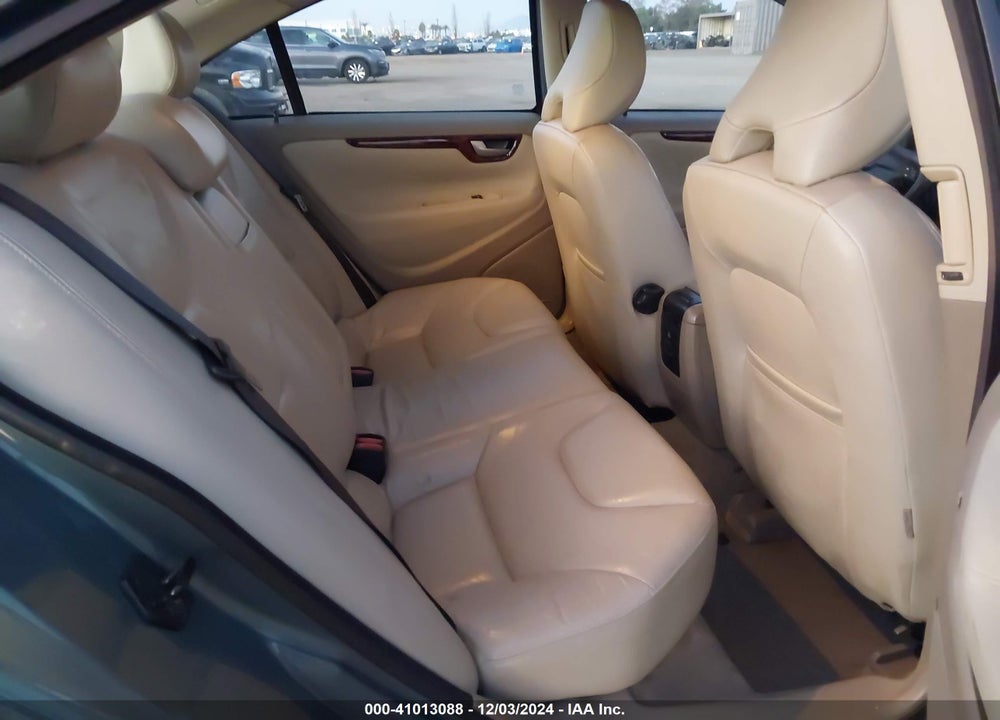 2005 VOLVO S60 2.5T VIN: YV1RS592152480168