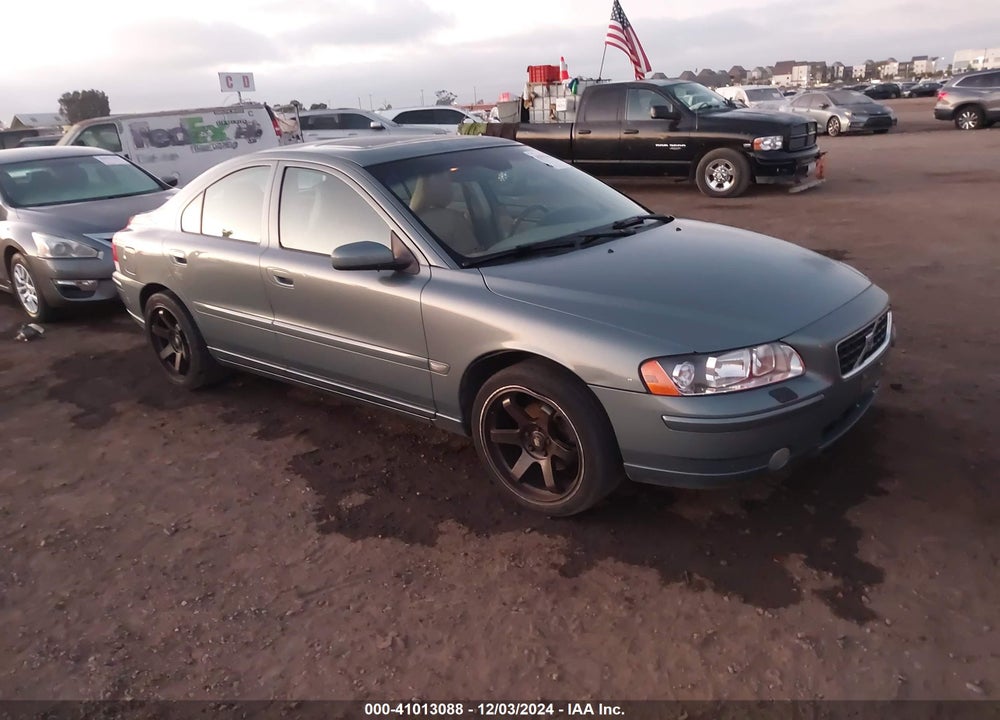 2005 VOLVO S60 2.5T VIN: YV1RS592152480168