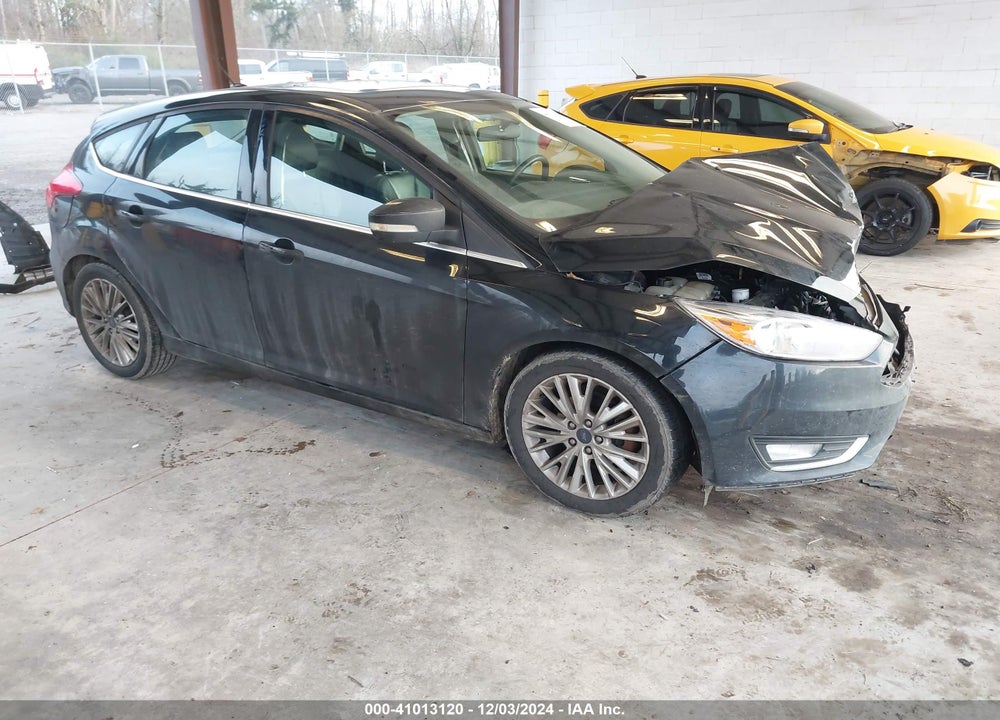 2017 FORD FOCUS TITANIUM VIN: 1FADP3N24HL287657