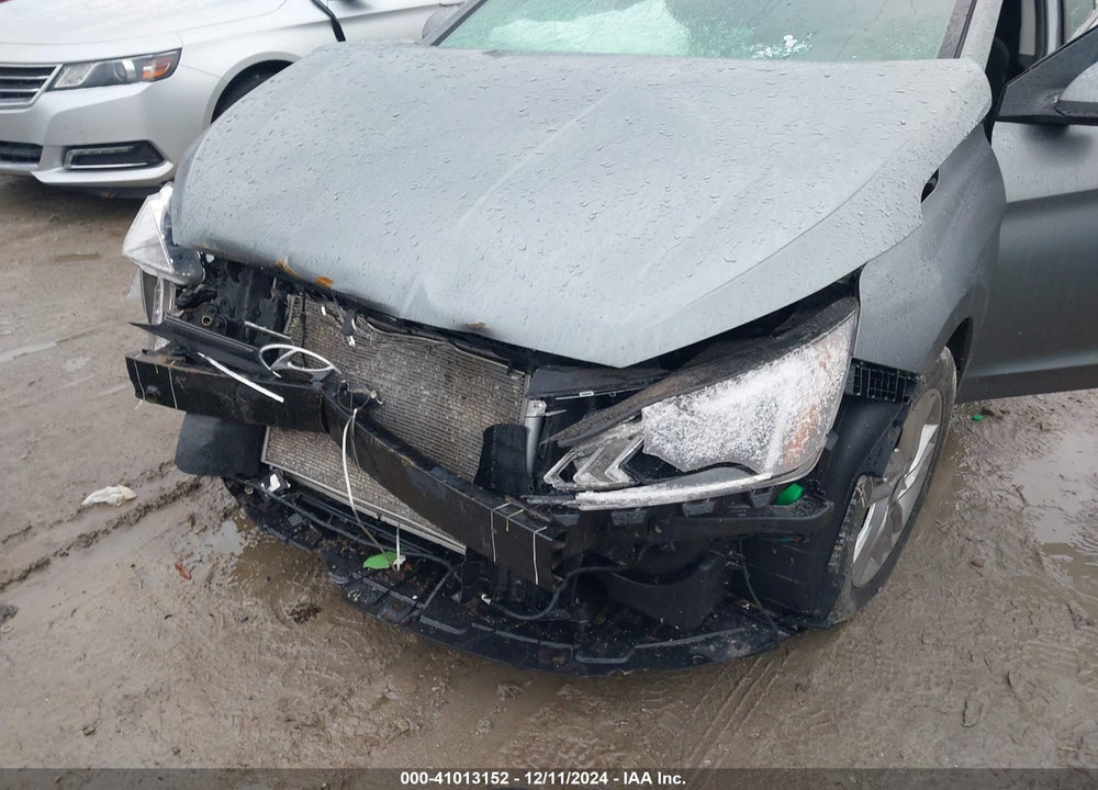 2019 HYUNDAI ELANTRA VIN: KMHD84LF3KU796199