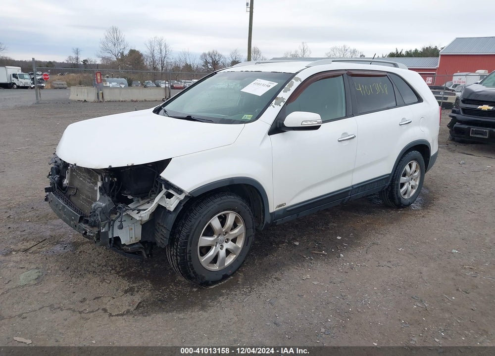 2013 KIA SORENTO LX V6 VIN: 5XYKTDA24DG413806