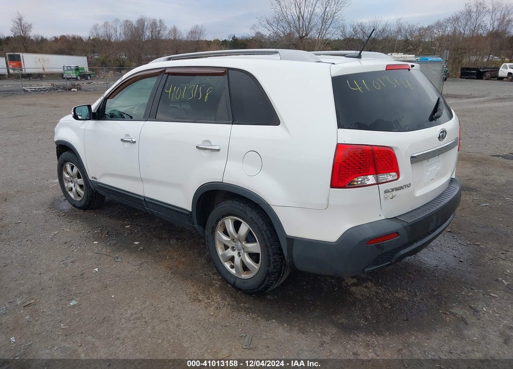 2013 KIA SORENTO LX V6 VIN: 5XYKTDA24DG413806