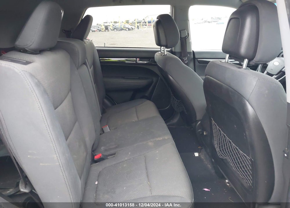 2013 KIA SORENTO LX V6 VIN: 5XYKTDA24DG413806