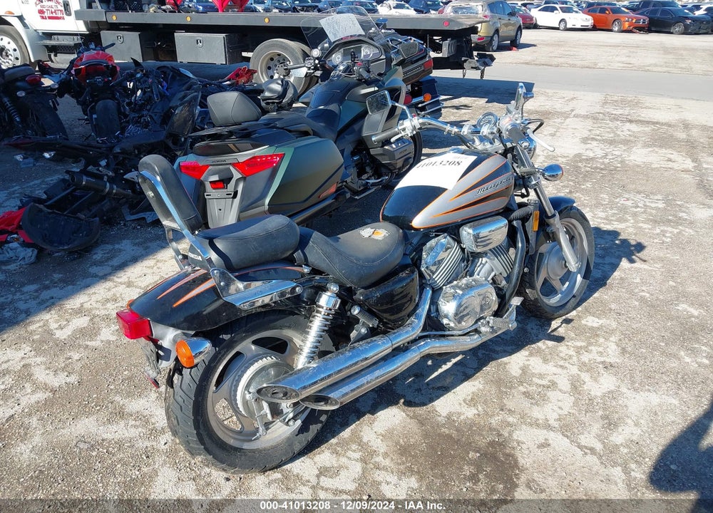 1998 HONDA VF750 C2 VIN: JH2RC4337WM300106