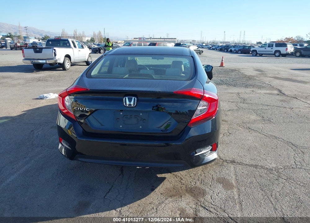 2018 HONDA CIVIC LX VIN: 2HGFC2F65JH547868