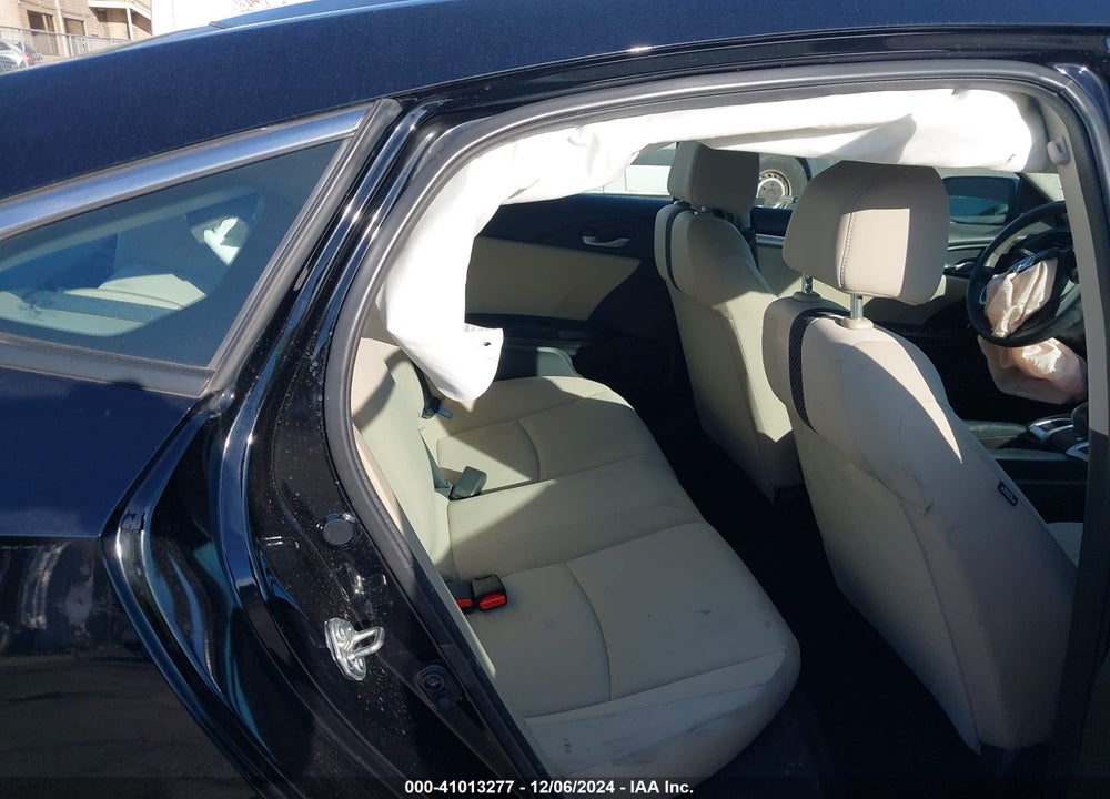 2018 HONDA CIVIC LX VIN: 2HGFC2F65JH547868