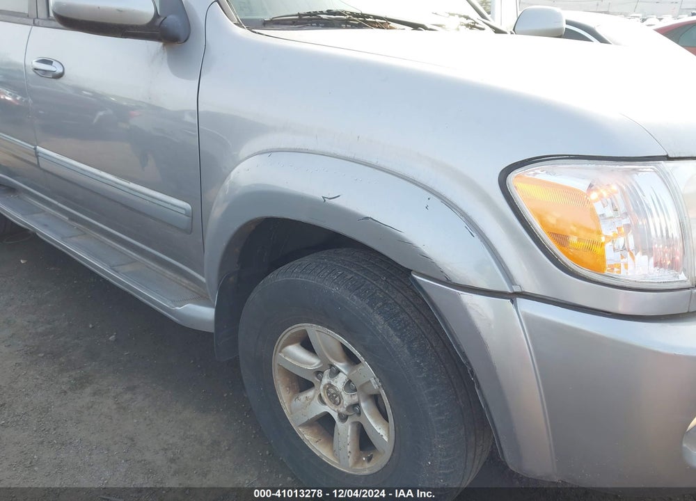 2005 TOYOTA SEQUOIA SR5 V8 VIN: 5TDBT44A35S241405