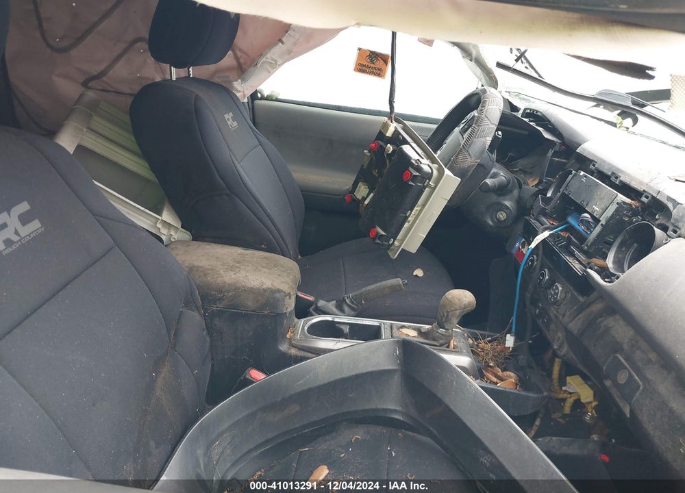 2018 TOYOTA TACOMA SR5 V6 VIN: 3TMAZ5CN7JM068289