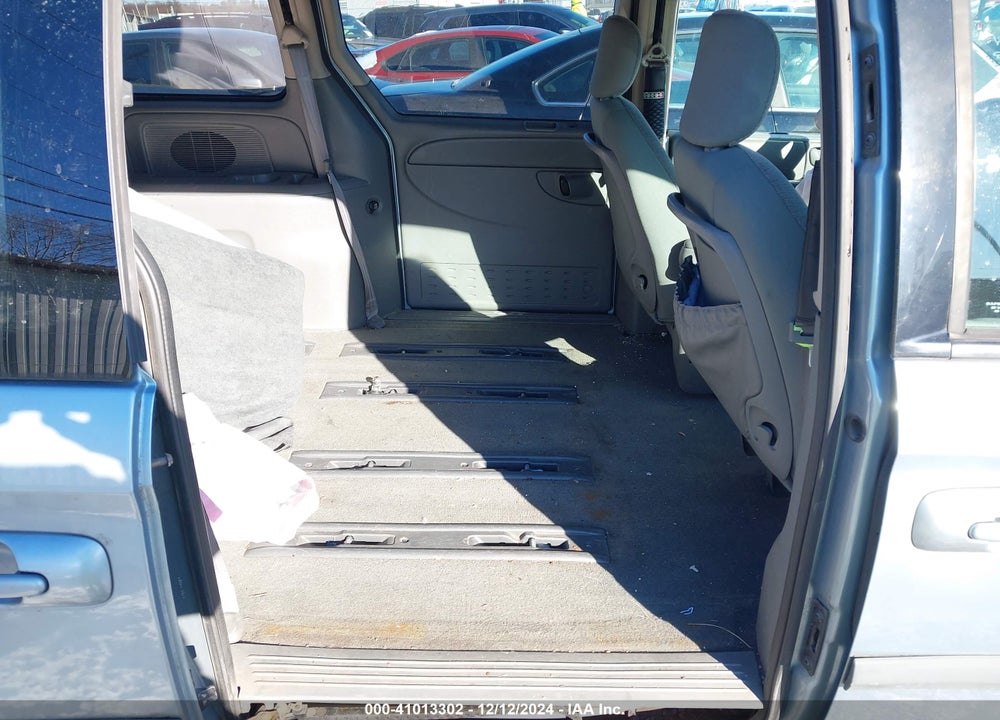 2005 CHRYSLER TOWN & COUNTRY VIN: 1C4GP45R85B394562