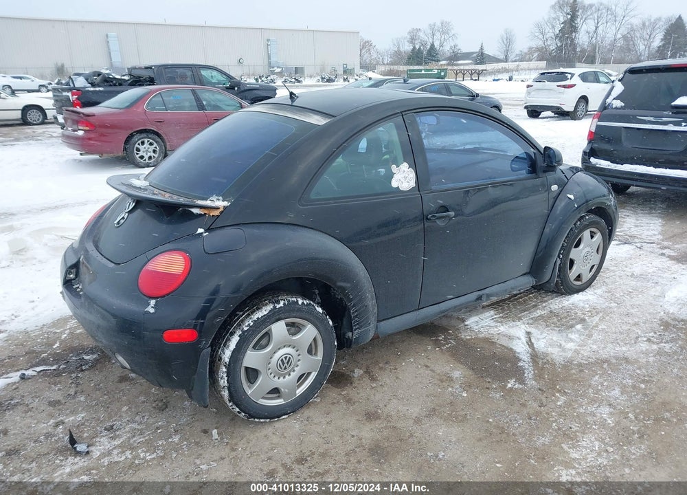 2000 VOLKSWAGEN NEW BEETLE GLX VIN: 3VWDD21C9YM467711