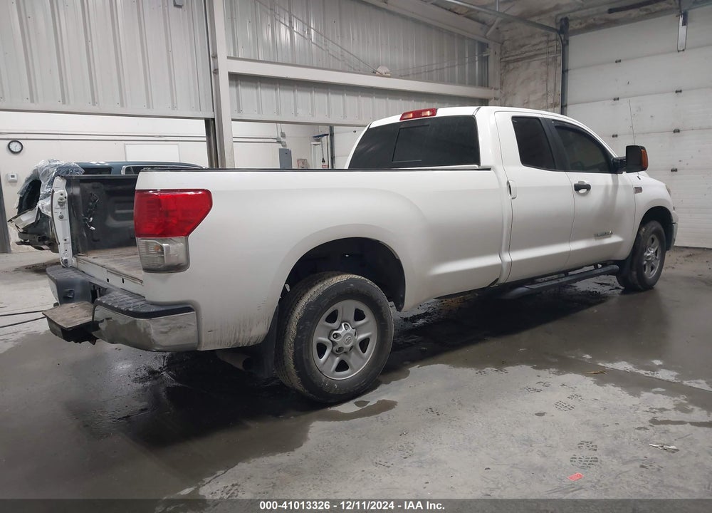 2011 TOYOTA TUNDRA GRADE 5.7L V8 VIN: 5TFCY5F14BX011516
