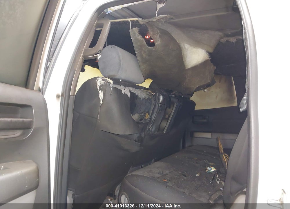 2011 TOYOTA TUNDRA GRADE 5.7L V8 VIN: 5TFCY5F14BX011516