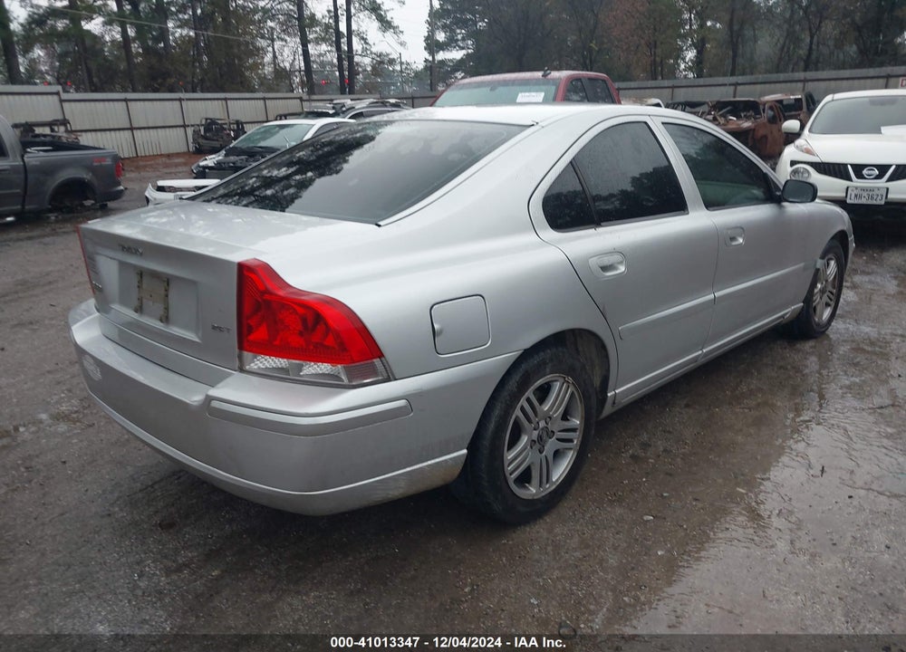 2006 VOLVO S60 2.5T VIN: YV1RS592162525076