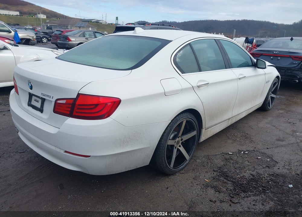 2011 BMW 528I VIN: WBAFR1C51BC744993
