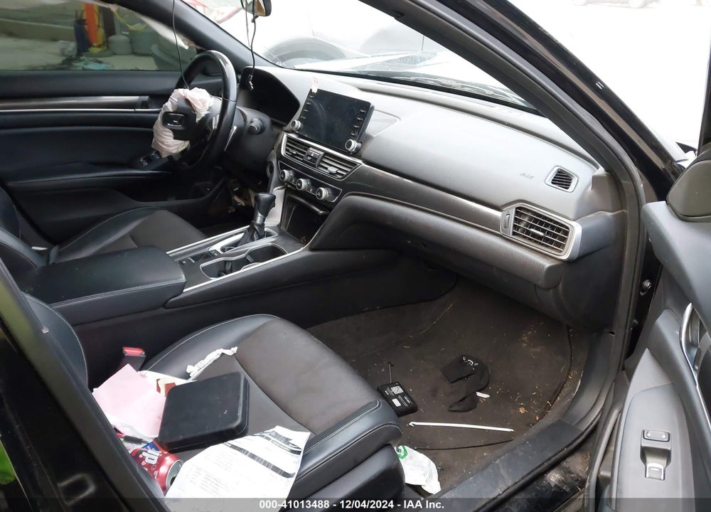 2018 HONDA ACCORD VIN: 1HGCV1F30JA099003