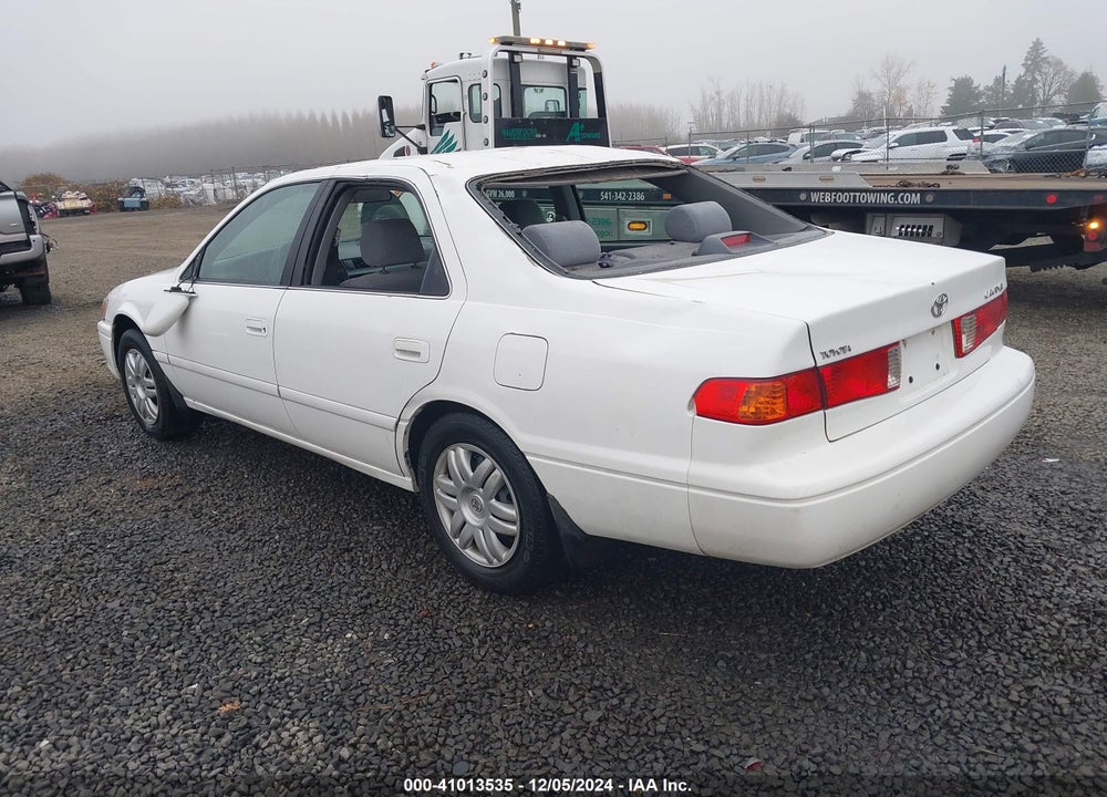 2001 TOYOTA CAMRY LE VIN: 4T1BG22K11U859618