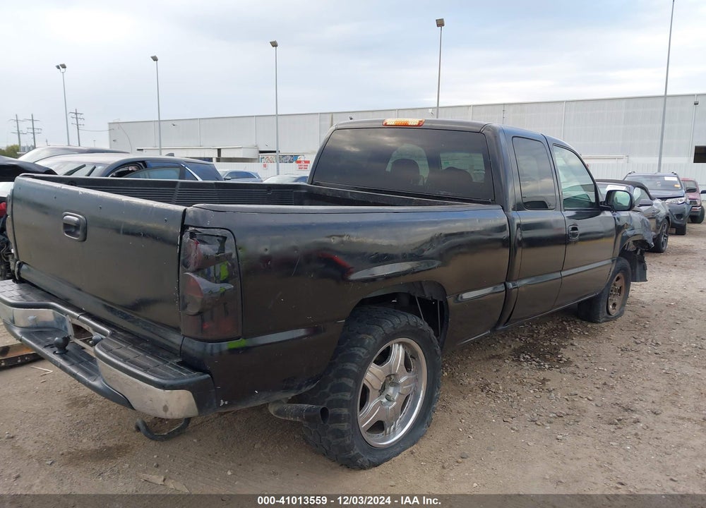 2004 CHEVROLET SILVERADO 1500 LS VIN: 2GCEC19V541302427