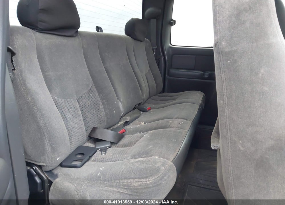 2004 CHEVROLET SILVERADO 1500 LS VIN: 2GCEC19V541302427