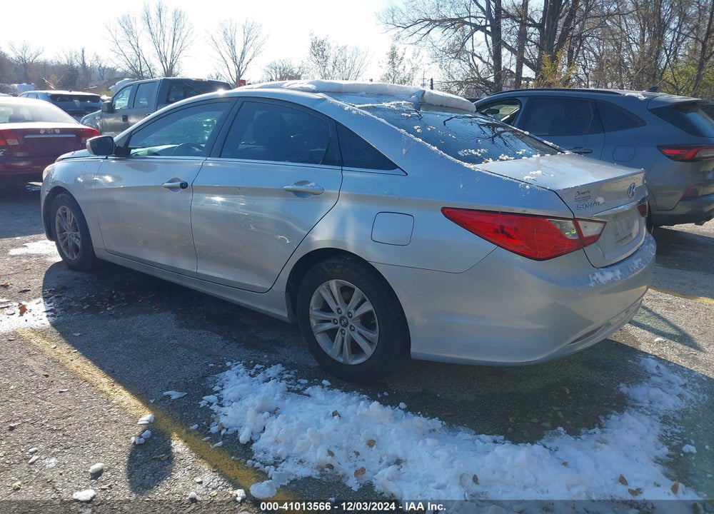 2011 HYUNDAI SONATA VIN: 5NPEB4AC7BH210326