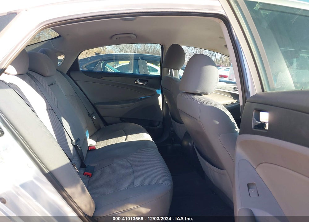 2011 HYUNDAI SONATA VIN: 5NPEB4AC7BH210326