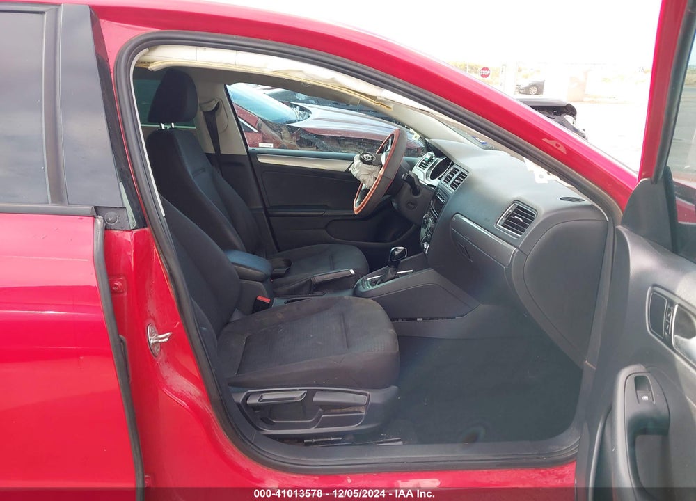 2015 VOLKSWAGEN JETTA 1.8T SE VIN: 3VWD17AJ2FM332295