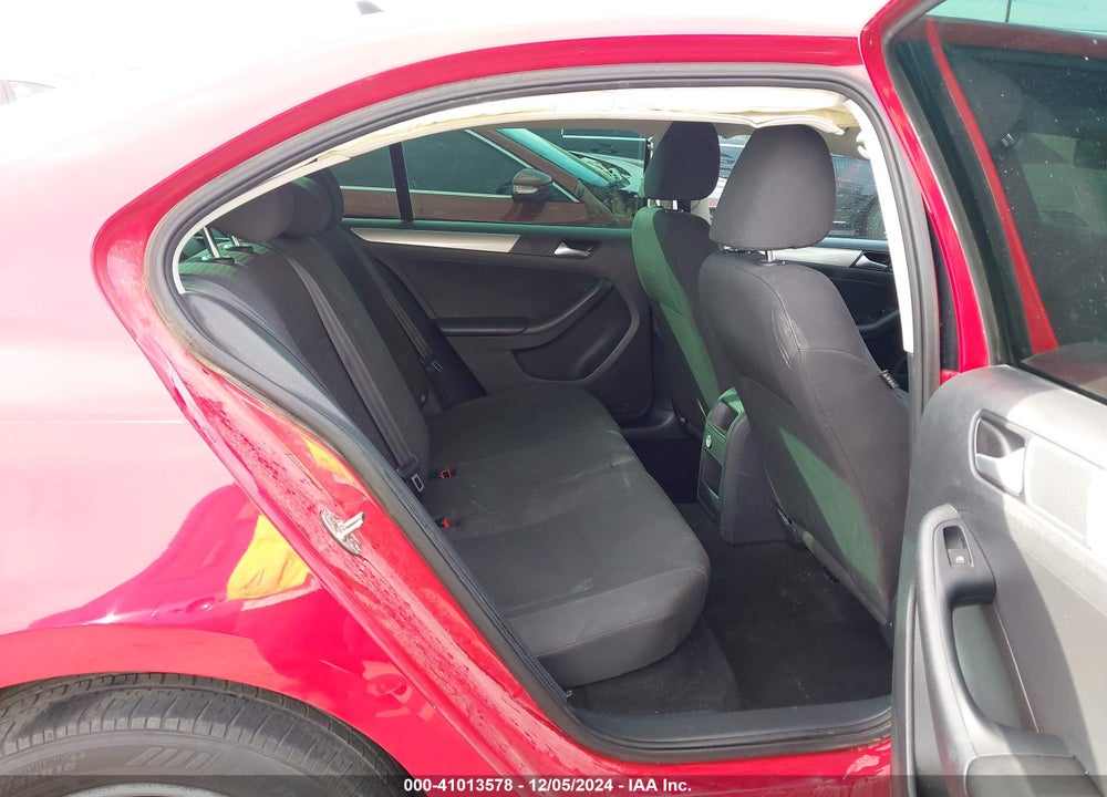2015 VOLKSWAGEN JETTA 1.8T SE VIN: 3VWD17AJ2FM332295
