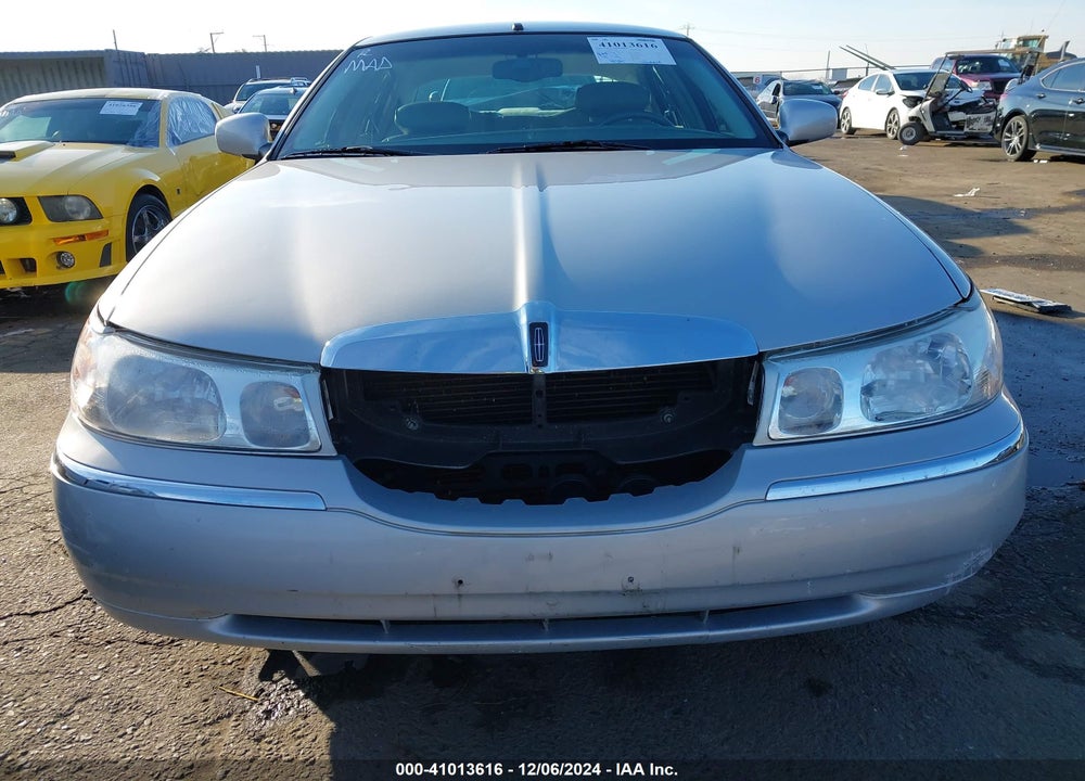 2001 LINCOLN TOWN CAR EXECUTIVE VIN: 1LNHM81W71Y717065