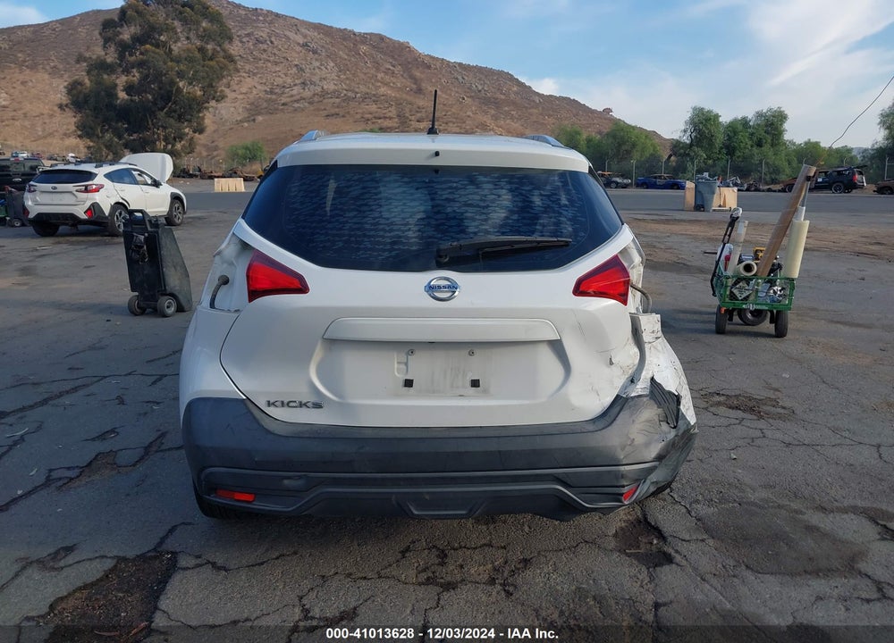 2019 NISSAN KICKS S VIN: 3N1CP5CU7KL557078