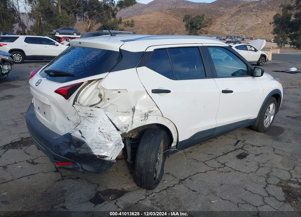 2019 NISSAN KICKS S VIN: 3N1CP5CU7KL557078