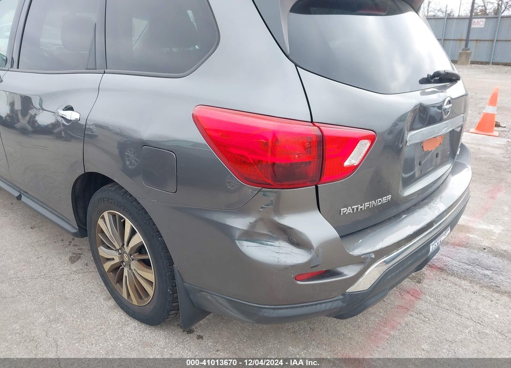 2018 NISSAN PATHFINDER S VIN: 5N1DR2MM8JC647614