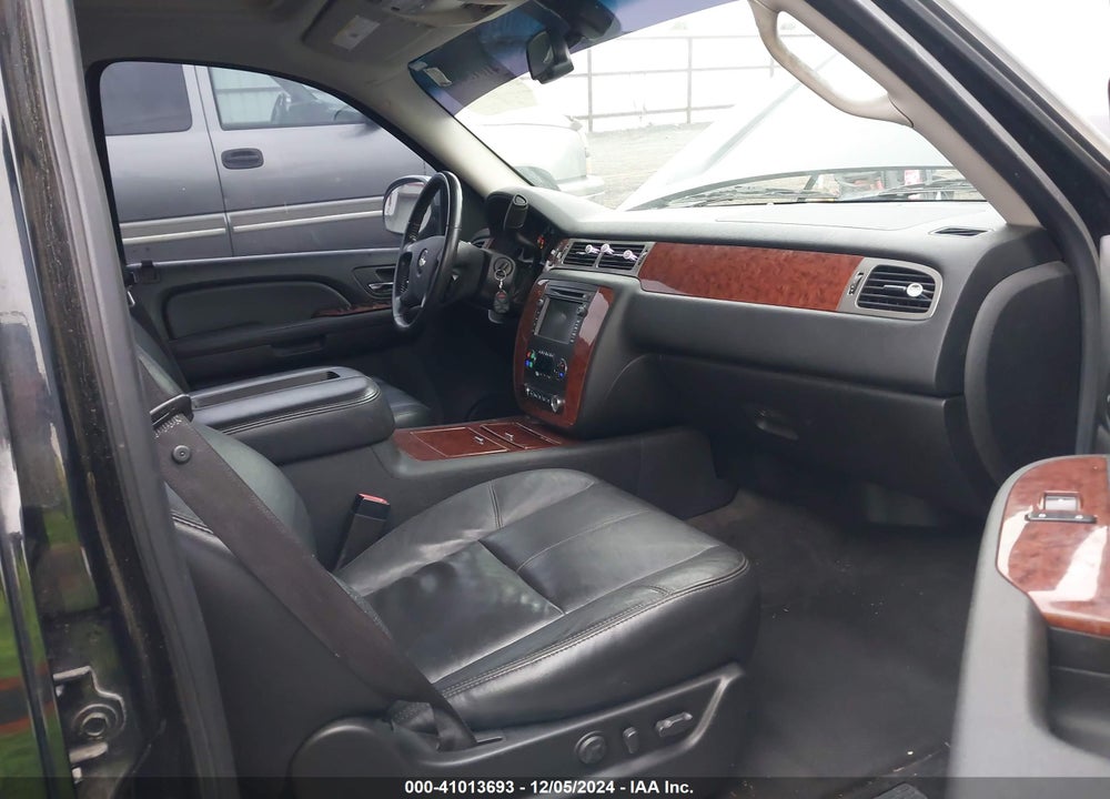 2008 CHEVROLET SUBURBAN 1500 LTZ VIN: 3GNFK16YX8G210871