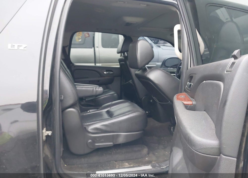 2008 CHEVROLET SUBURBAN 1500 LTZ VIN: 3GNFK16YX8G210871