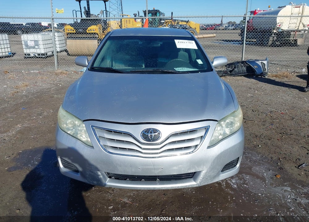 2011 TOYOTA CAMRY LE VIN: 4T1BF3EK5BU138384