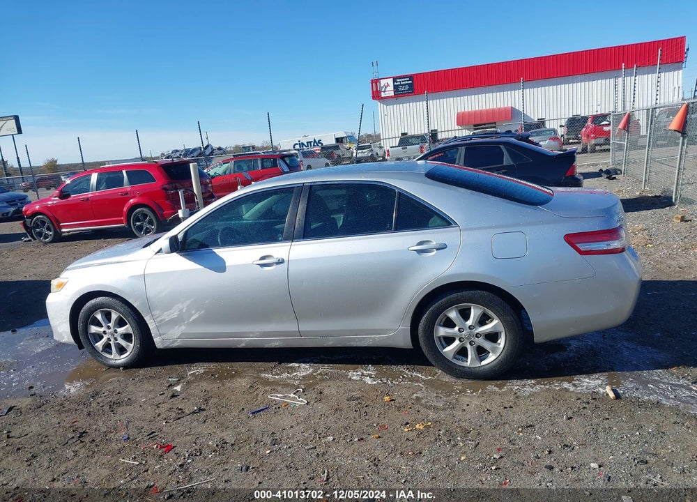 2011 TOYOTA CAMRY LE VIN: 4T1BF3EK5BU138384