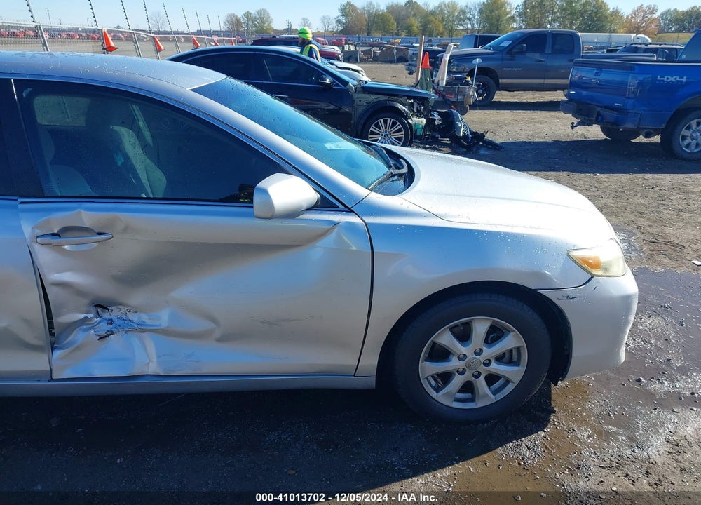 2011 TOYOTA CAMRY LE VIN: 4T1BF3EK5BU138384