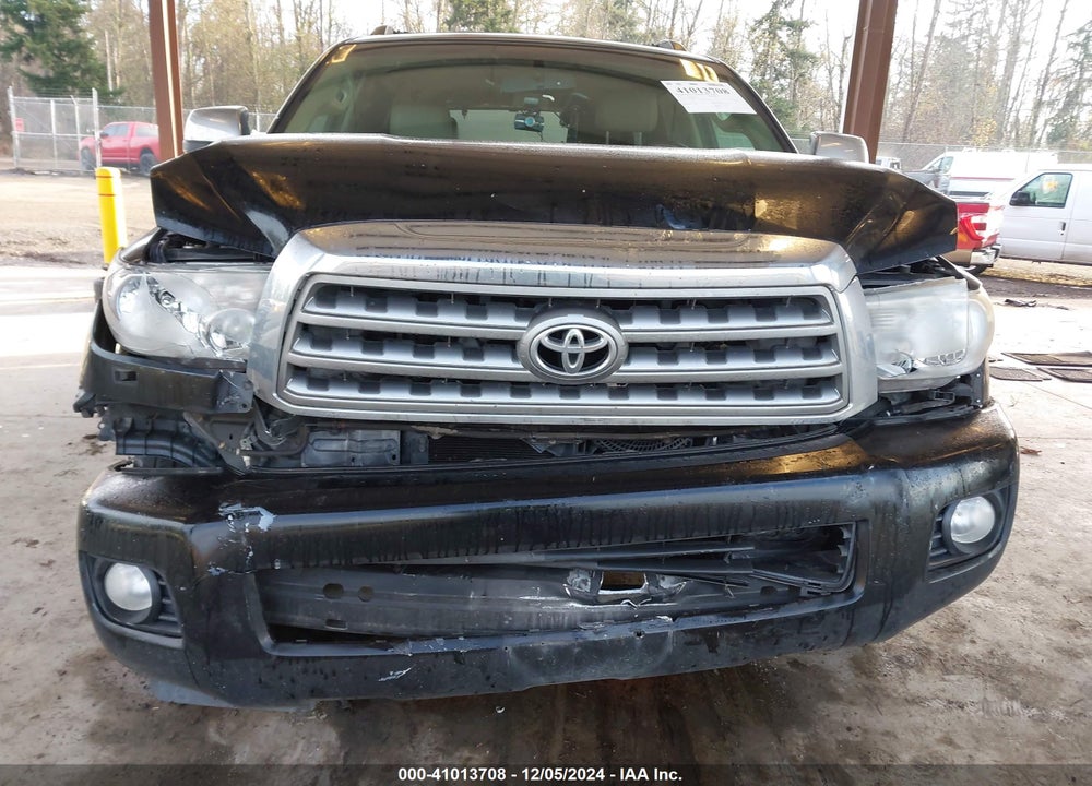 2011 TOYOTA SEQUOIA PLATINUM 5.7L V8 VIN: 5TDDY5G17BS041554
