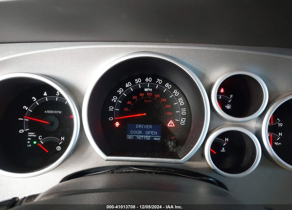 2011 TOYOTA SEQUOIA PLATINUM 5.7L V8 VIN: 5TDDY5G17BS041554