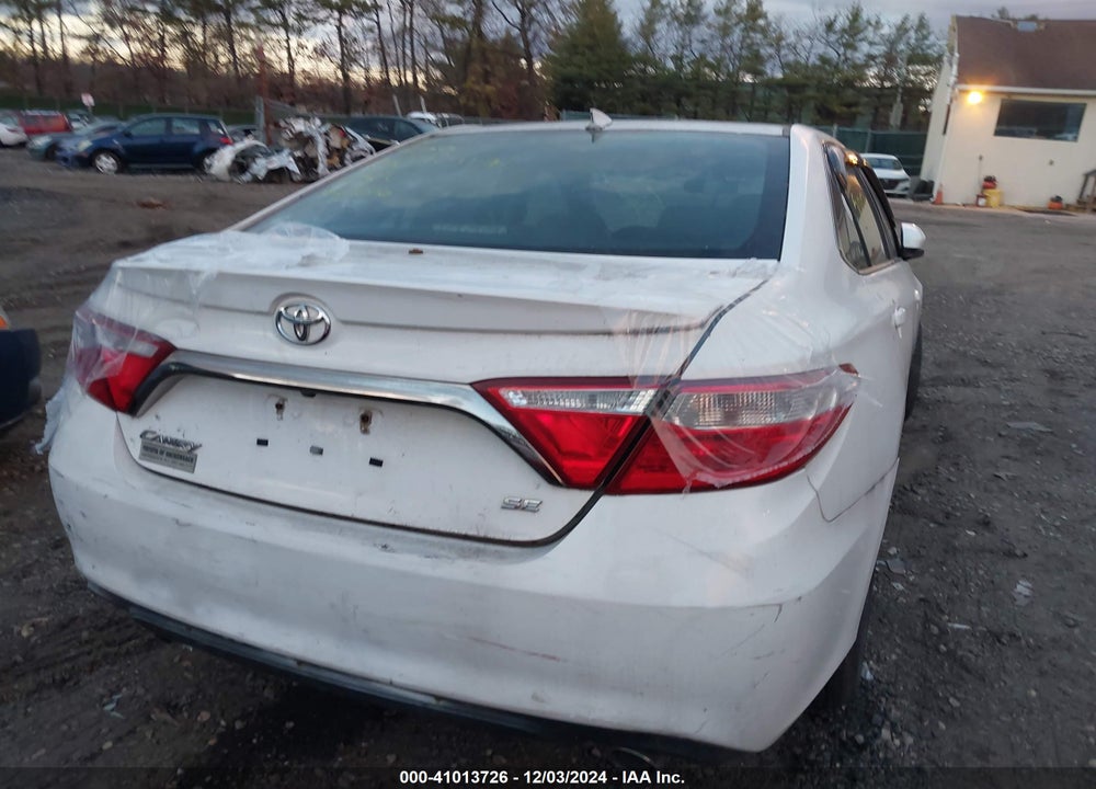 2015 TOYOTA CAMRY SE VIN: 4T1BF1FK7FU921182