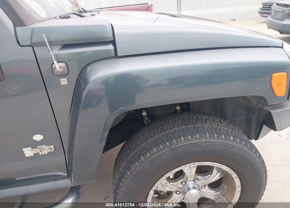2006 HUMMER H3 SUV VIN: 5GTDN136968283848